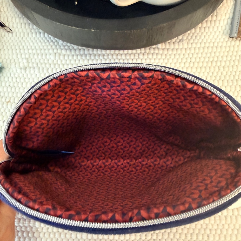 Houndstooth Patterned Pouch - Picture 3 of 5